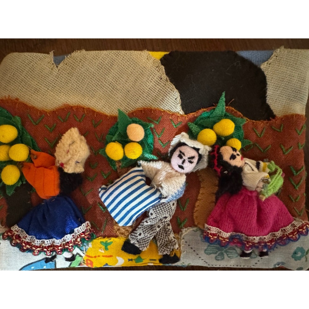 Handmade Peruvian Arpillera Coin Purse Folk Art Zipper Pouch Patchwork Mini Bag